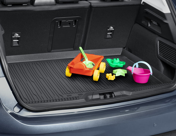 FOCUS 5 DOORS HATCHBACK REAR RUBBER BOOT LINER, BLACK WITH FOCUS LOGO, 2018 - ONWARD