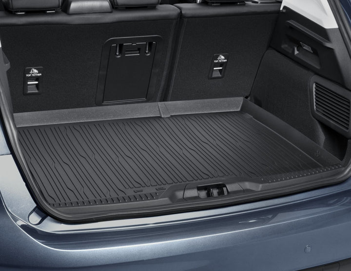 FOCUS 5 DOORS HATCHBACK REAR RUBBER BOOT LINER, BLACK WITH FOCUS LOGO, 2018 - ONWARD