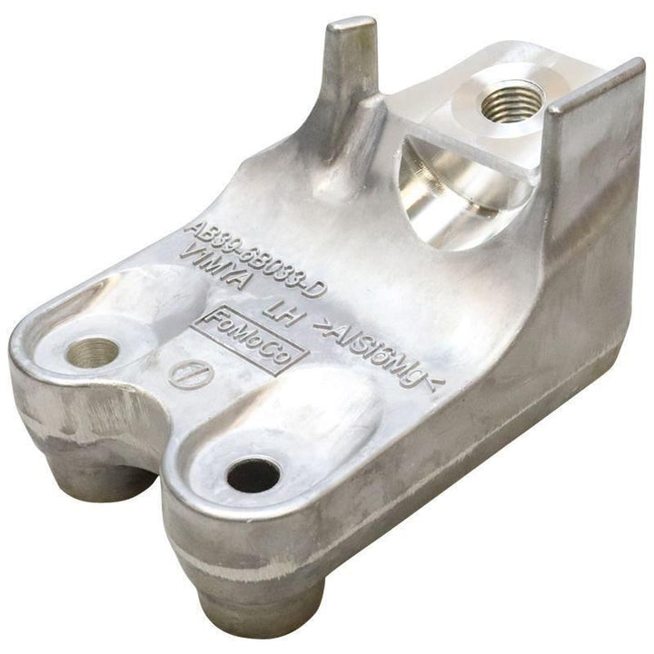 ENGINE MOUNTING BRACKET