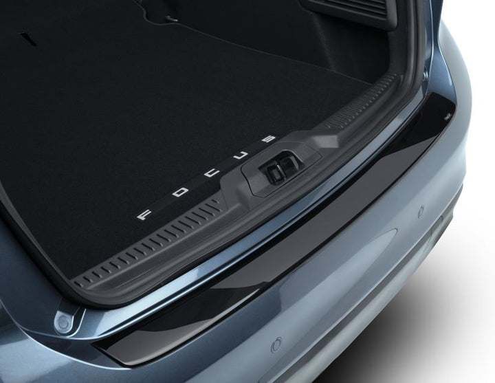 FOCUS CLIMAIR ®* REAR BUMPER PROTECTOR CONTOURED, GLOSS BLACK