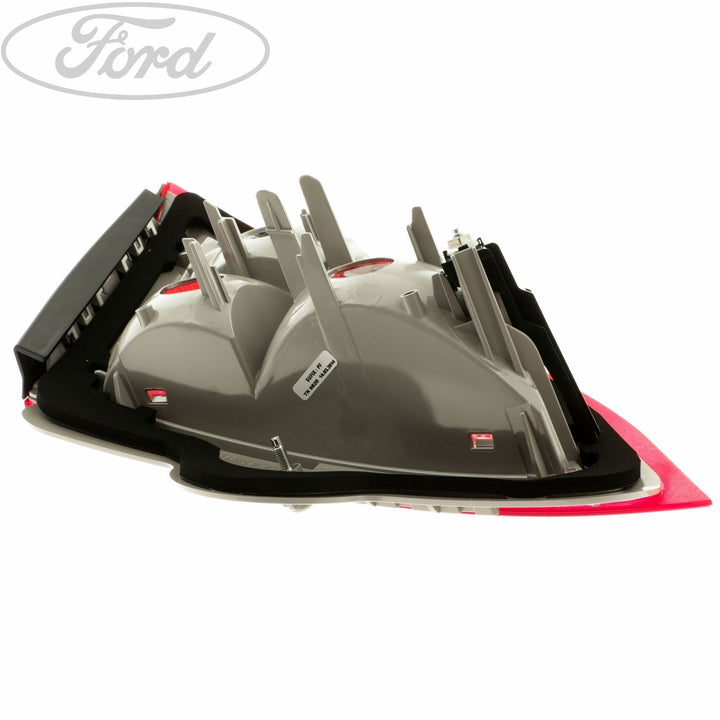 MONDEO ESTATE INNER REAR O/S TAIL LIGHT LAMP CLUSTER