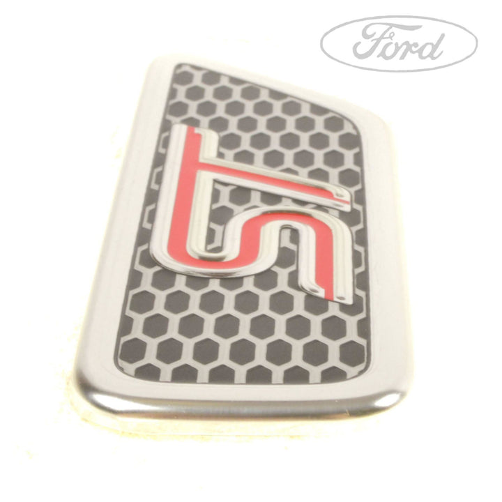 FOCUS O/S FRONT WING ST NAME PLATE BADGE EMBLEM