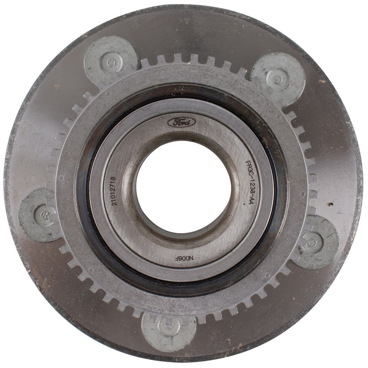 MUSTANG FRONT O/S OR N/S WHEEL HUB WITH ABS RING 2015-