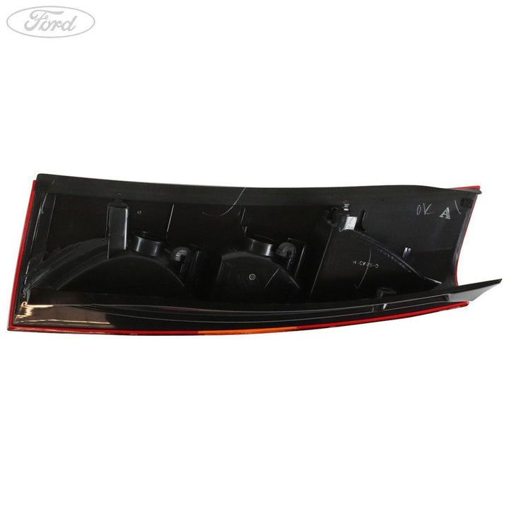EVEREST ENDEAVOUR REAR DRIVER SIDE LIGHT LAMP UNIT LENS 03-07