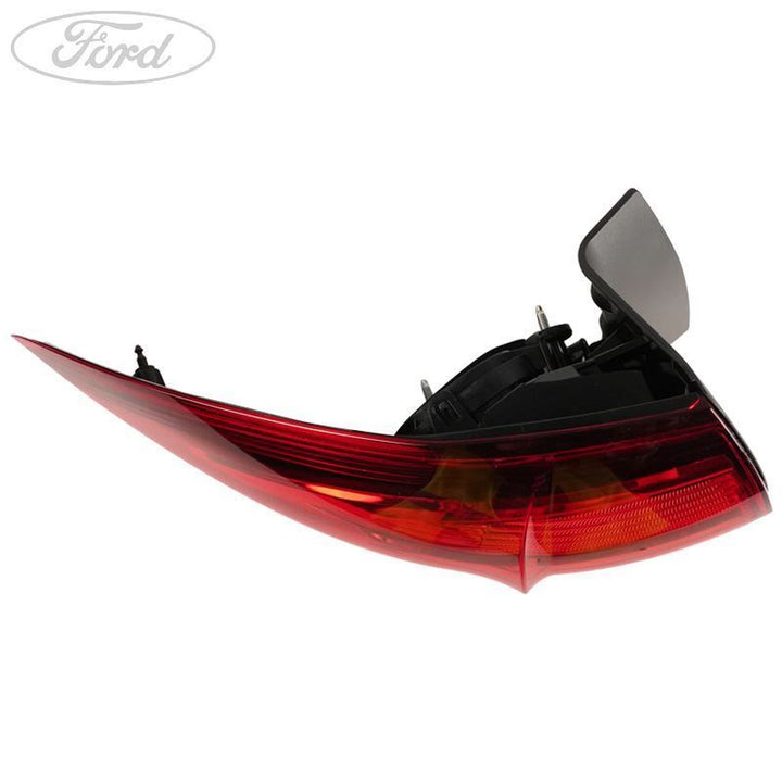 C-MAX N/S REAR OUTER LIGHT LAMP UNIT 5 DOOR UAV 04-2015