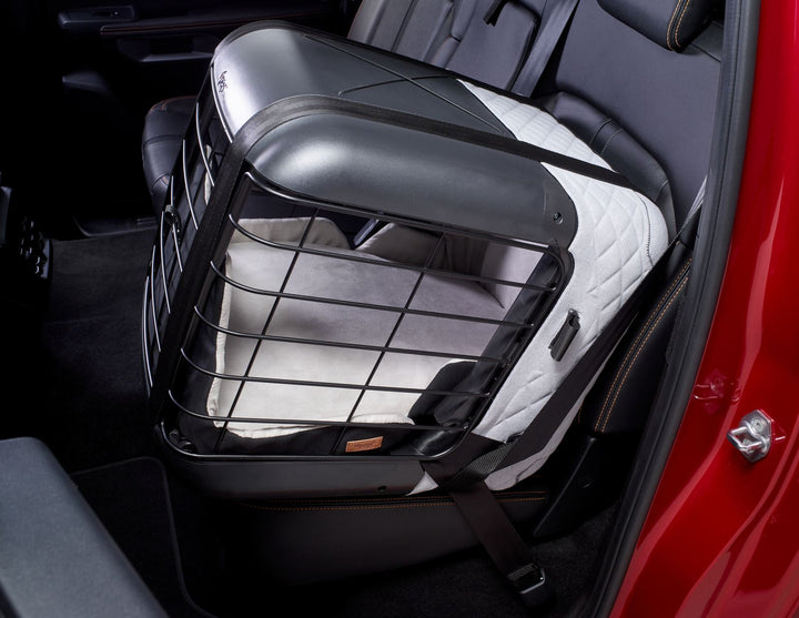 4PETS®* CAREE TRANSPORT BOX FOR CATS AND DOGS TO BE SECURELY FIXED ONTO MOST PASSENGER SEATS