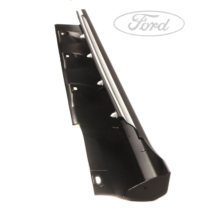 N/S BODY SIDE SKIRT MOULDING TRIM