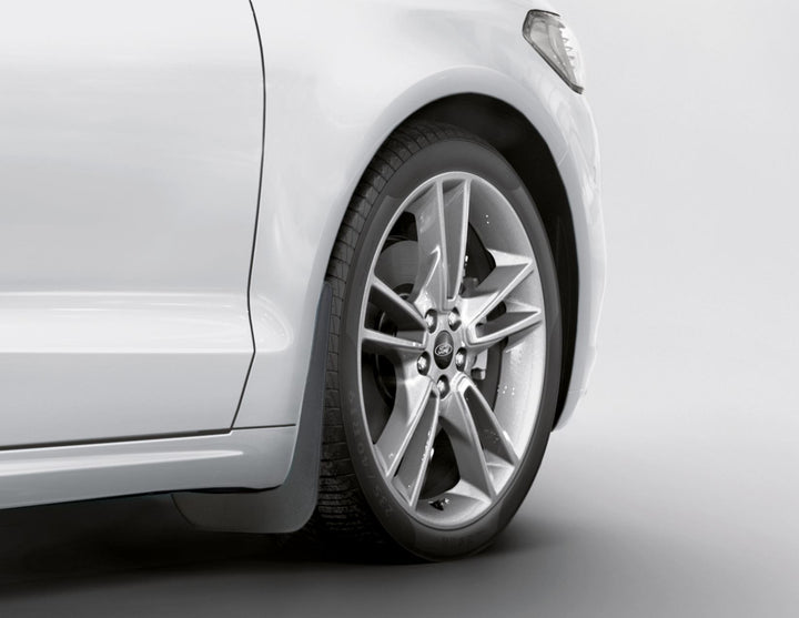 MUD FLAPS WITH FITTING ESTATE.,  09/2014