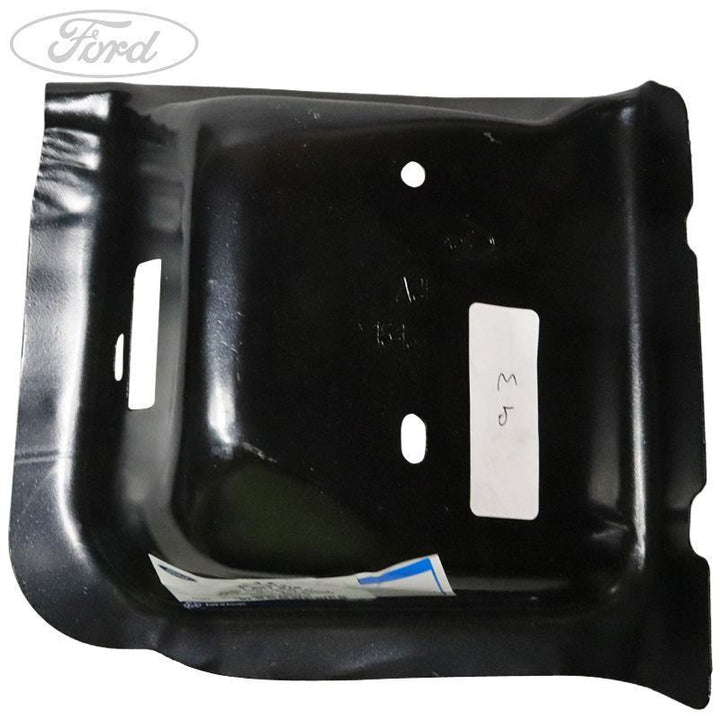 REAR LAMP CLOSING PANEL