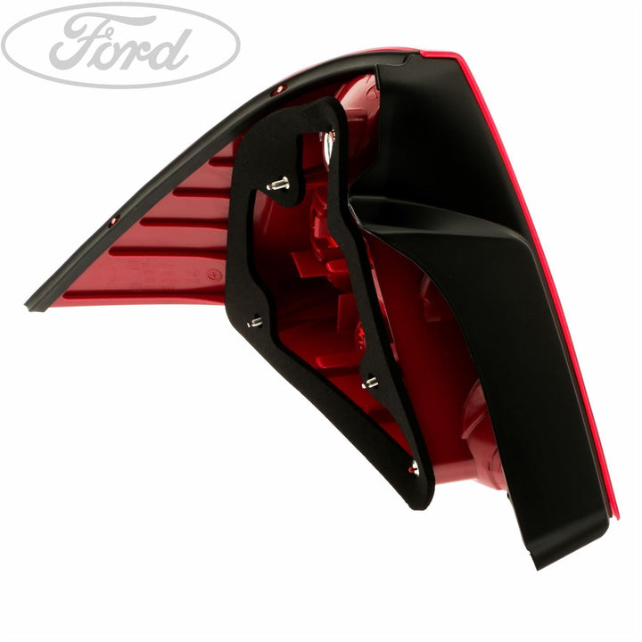 MONDEO MK3 REAR DRIVER SIDE TAIL LIGHT LAMP CLUSTER 2003-2005
