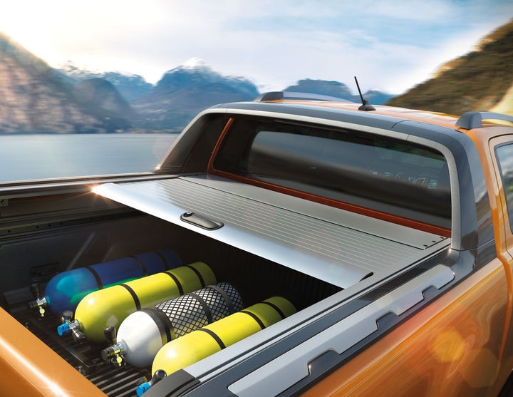 ROLLER TONNEAU COVER WITH FITTING  09/2011