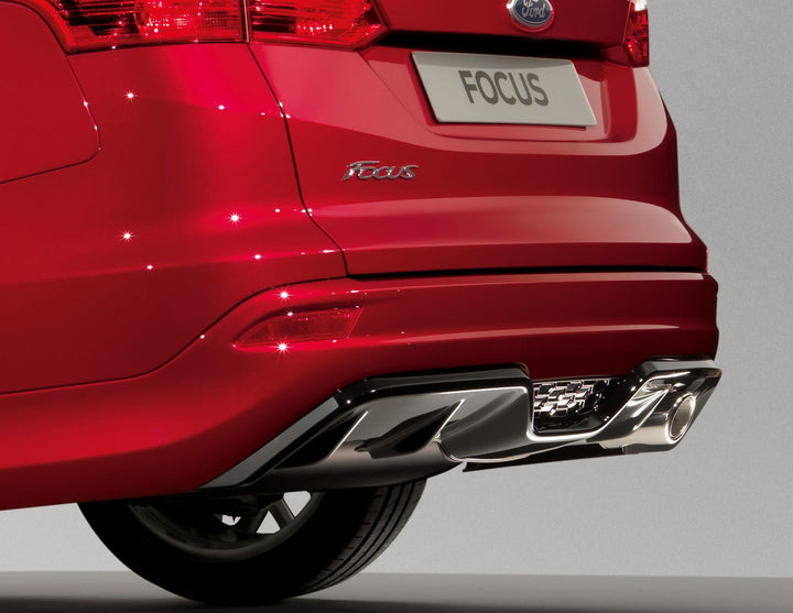 FOCUS REAR BUMPER SKIRT WITH HIGH GLOSS BLACK DIFFUSER INSERT