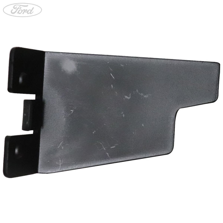 REAR LAMP CLOSING PANEL