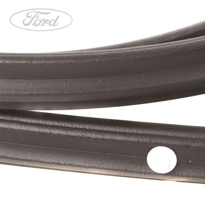 FOCUS FRONT DOOR OPENING WEATHERSTRIP