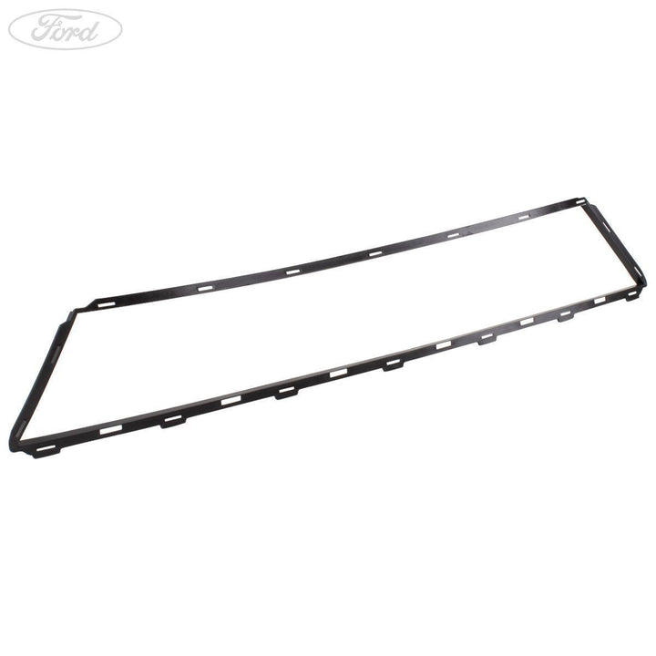 FOCUS FRONT FRONT BUMPER LOWER GRILLE SURROUND 2016-