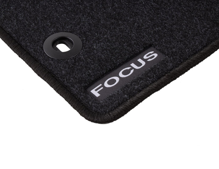 FOCUS FRONT & REAR CARPET CAR FLOOR MATS, BLACK WITH LOGO AND FITTING HOLES, 2004-2011