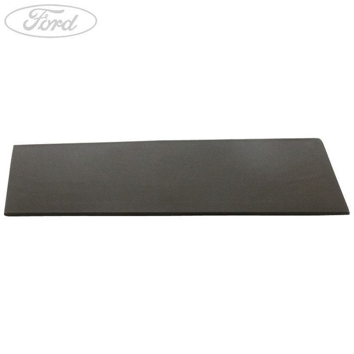 C PILLAR TRIM