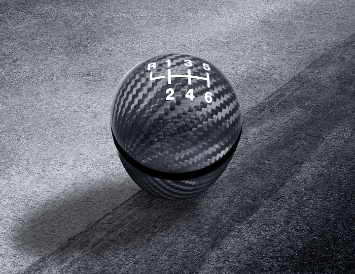 PERFORMANCE SHIFT KNOB WITH FITTING  05/2018
