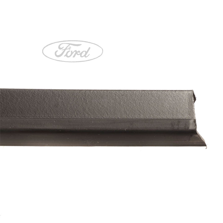 FOCUS REAR BOOT TAILGATE O/S WINDOW MOULDING