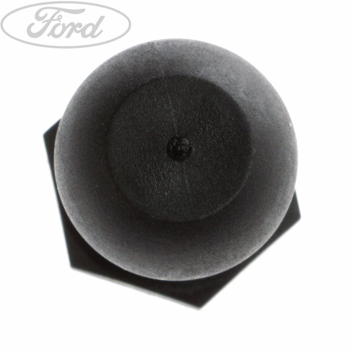CYLINDER HEAD COVER FIXING STUD