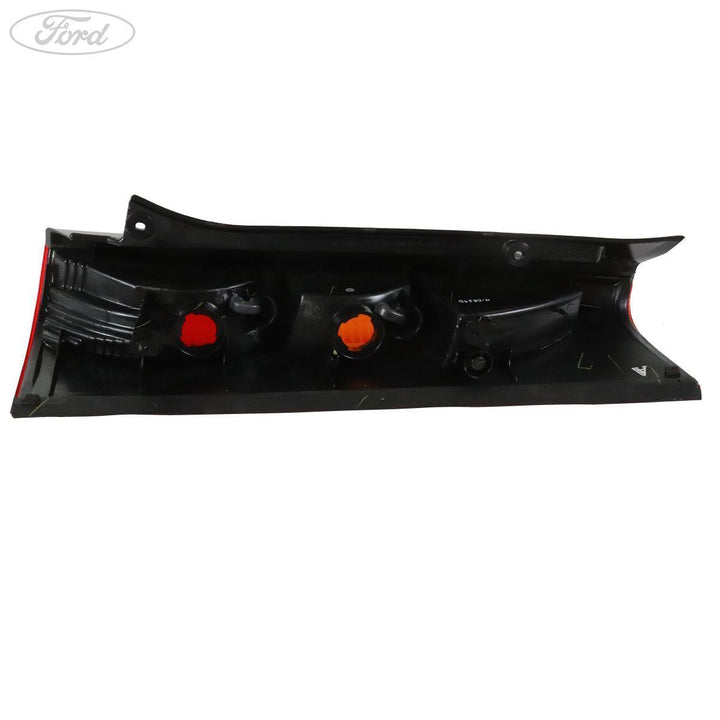 EVEREST ENDEAVOUR REAR PASSENGER SIDE LIGHT LAMP UNIT LENS 03-07