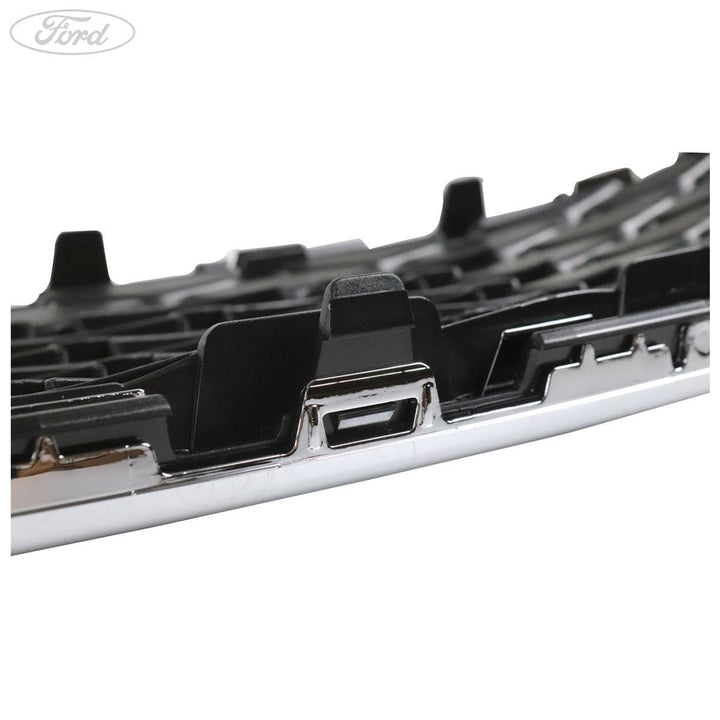 FOCUS RADIATOR GRILLE UPPER CHROME BAR/SURROUND 10/14-