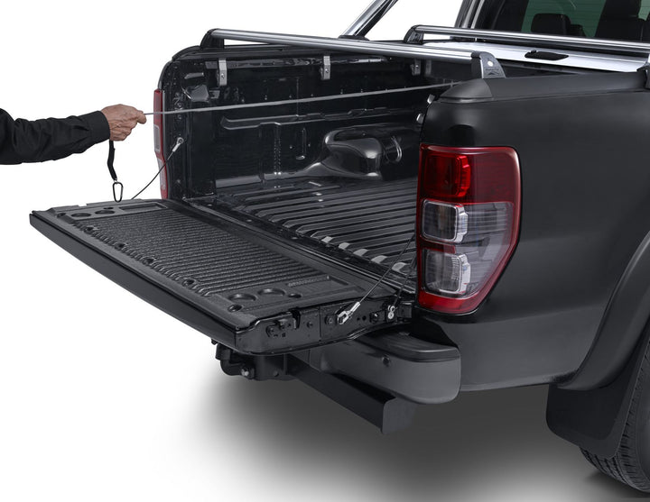 ROLLER TONNEAU COVER WITH FITTING  09/2011