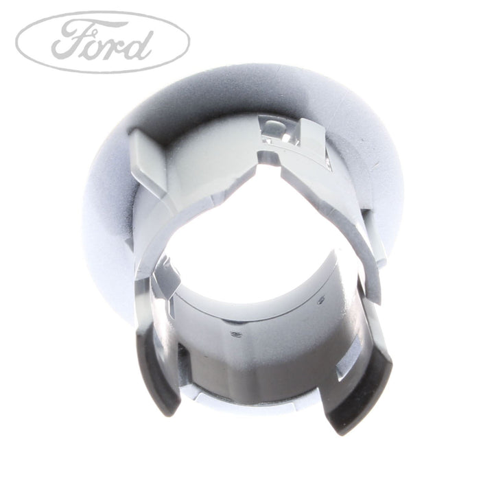 Focus O/S Rear Outer Parking Distance Control Sensor Retainer Bracket 2007-2011