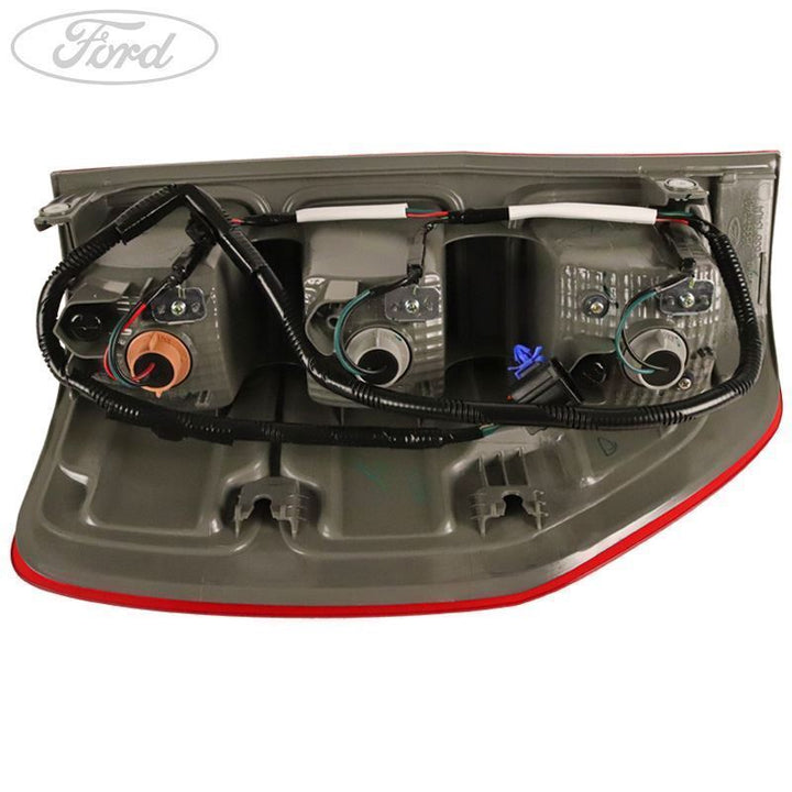 RANGER MK4 O/S REAR LIGHT UNIT C/W BULBS & WIRING HARNESS