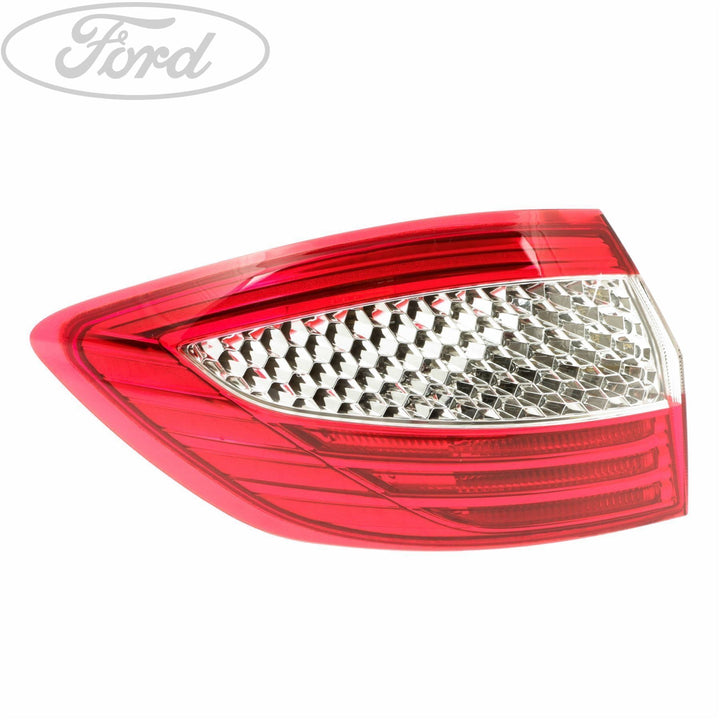 MONDEO ESTATE MK4 OUTER REAR PASSENGER SIDE LIGHT TAIL LAMP CLUSTER