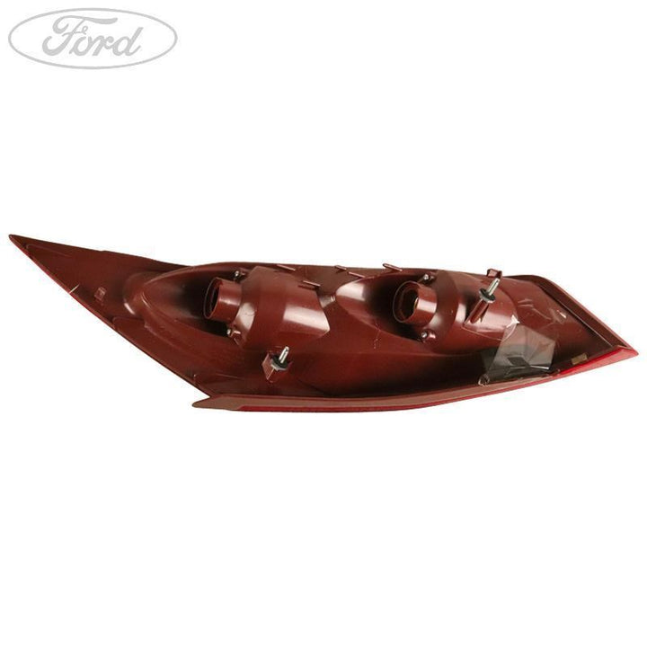 STREETKA REAR PASSENGER SIDE TAILLIGHT LAMP UNIT 12/2002-12/2005