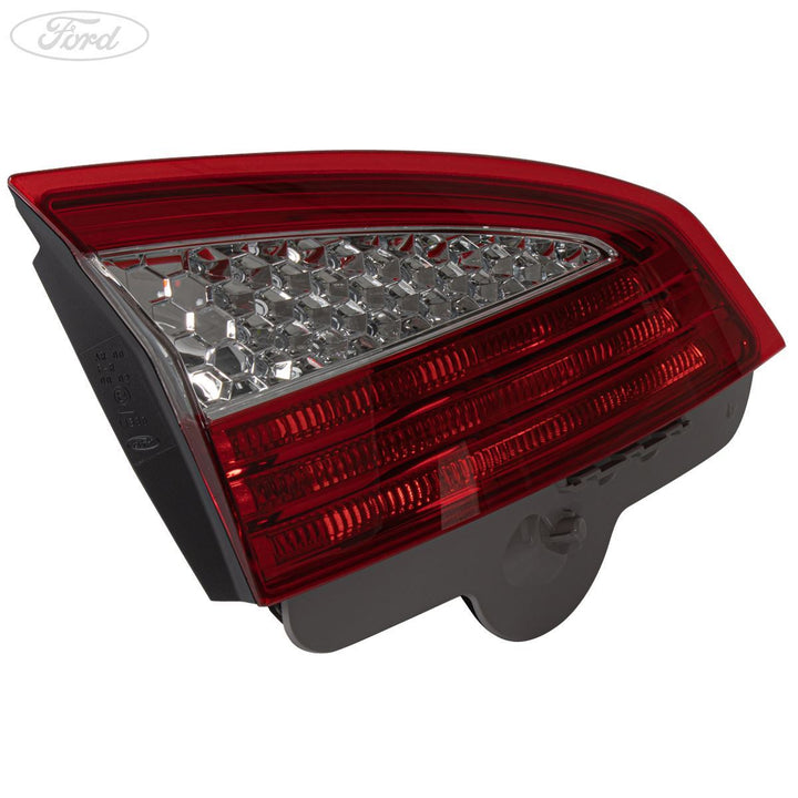 MONDEO ESTATE INNER REAR N/S LIGHT TAIL LAMP CLUSTER