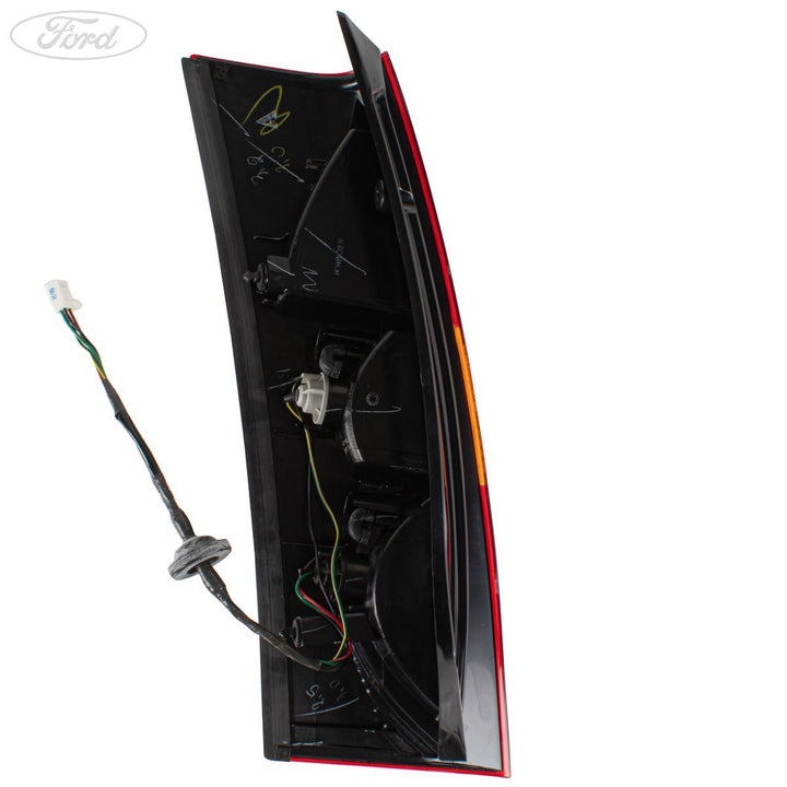 EVEREST O/S REAR LIGHT LAMP LIGHT WITH INDICATOR 03-07