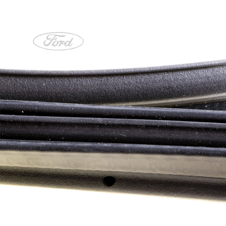 FOCUS REAR BOOT TAILGATE SURROUND WEATHERSTRIP SEAL