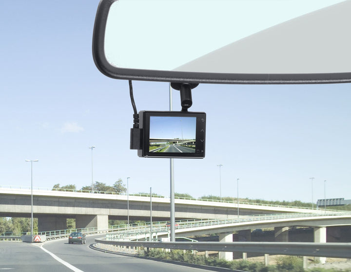 B-MAX GARMIN®* DASHBOARD CAMERA WITH OPTIONAL FITTING 08/2012 09/2017