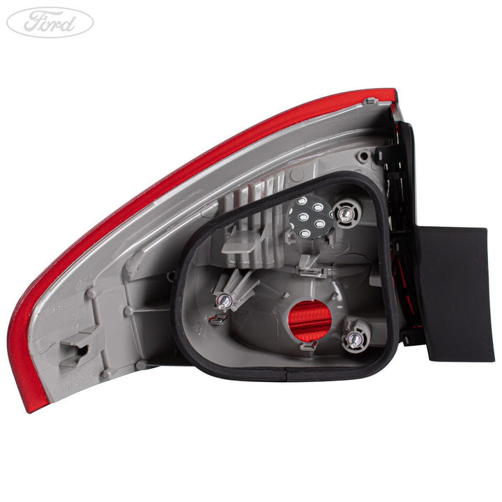 MONDEO MK4 OUTER RIGHT REAR DRIVER SIDE TAIL LIGHT LAMP CLUSTER
