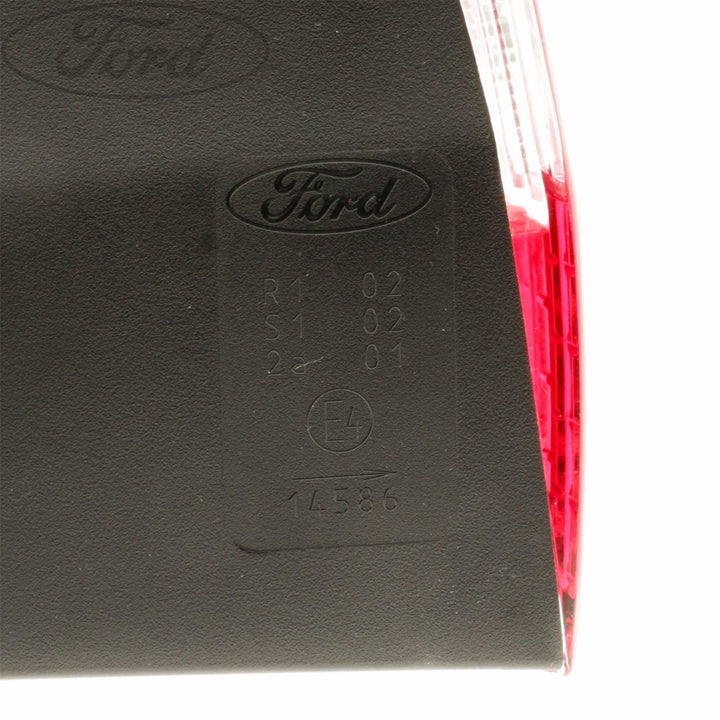 MONDEO MK4 OUTER RIGHT REAR DRIVER SIDE TAIL LIGHT LAMP CLUSTER