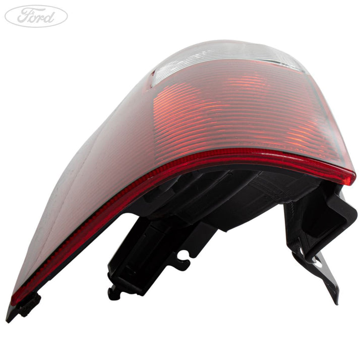 EVEREST REAR PASSENGER SIDE LIGHT LAMP UNIT REGULAR WAGON 10/2006-