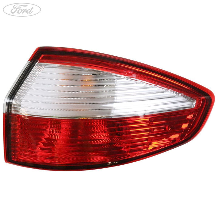FIESTA REAR O/S OUTER LIGHT LAMP UNIT 4 DOOR SALOON 15-