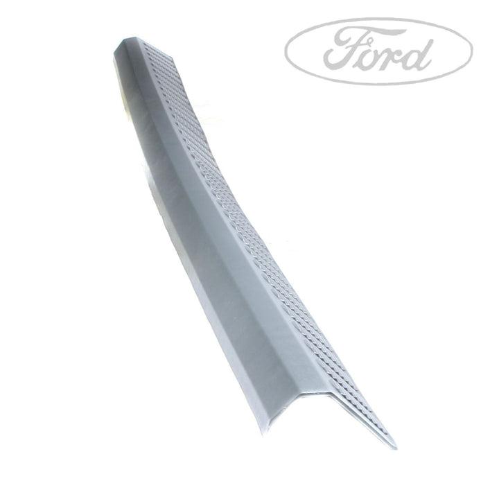 REAR BUMPER SEAL PAD TRIM