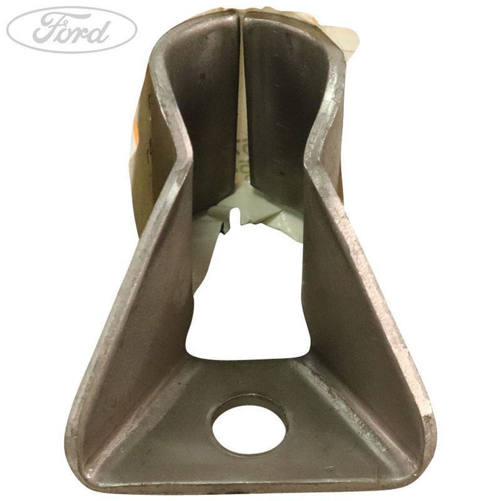 CLOSING PANEL BRACKET