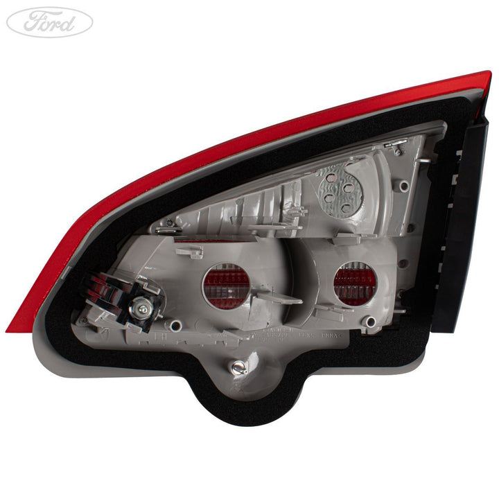 MONDEO ESTATE INNER REAR N/S LIGHT TAIL LAMP CLUSTER