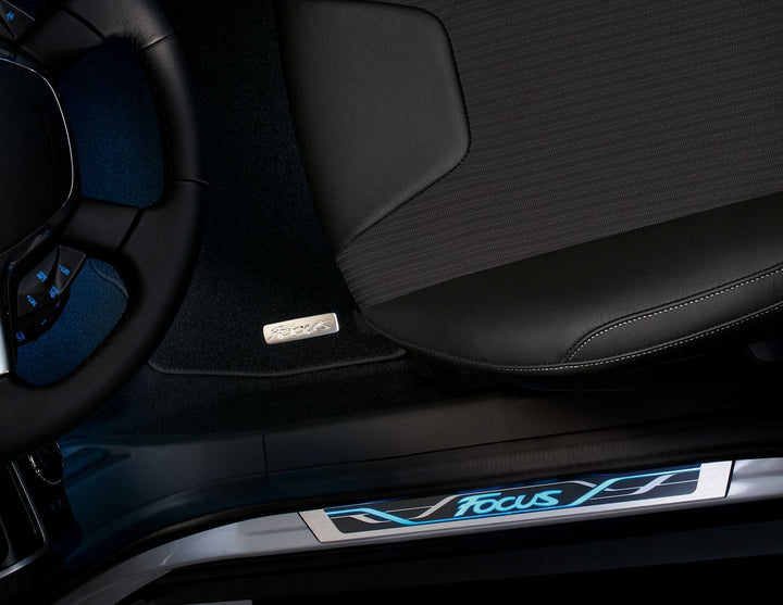 FOCUS SCUFF PLATES 01/2011 07/2015