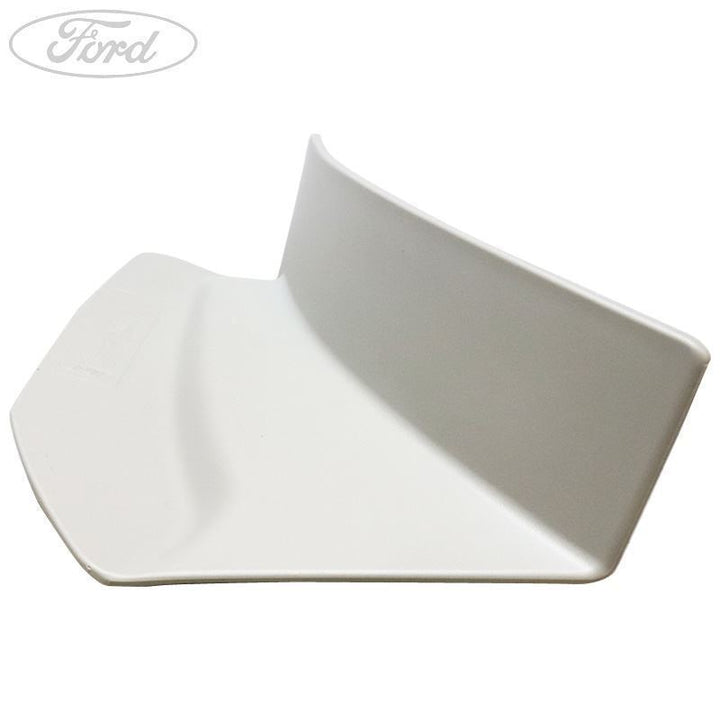REAR LAMP CLOSING PANEL