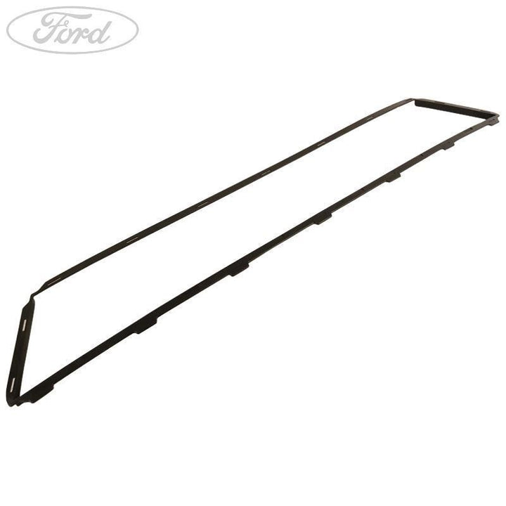 FOCUS FRONT FRONT BUMPER LOWER GRILLE SURROUND 2016-