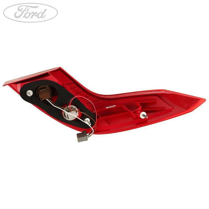FOCUS MK2 CC DRIVER SIDE REAR UPPER INNER LIGHT LAMP WITH NUTS