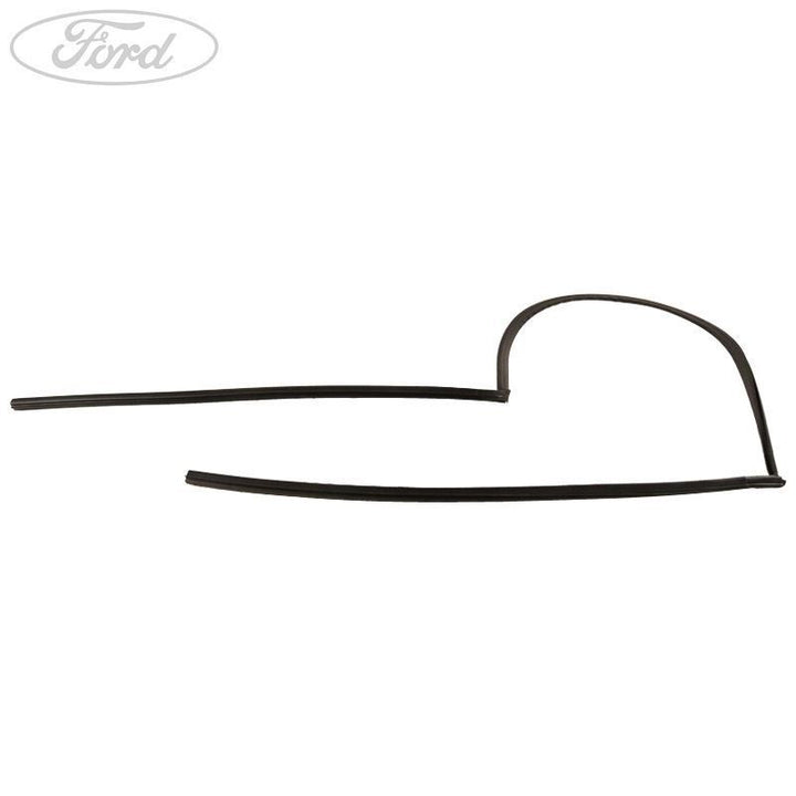 WINDSHIELD MOULDING