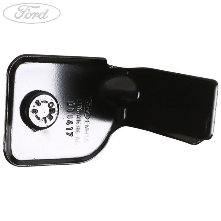 REAR FENDER BRACKET