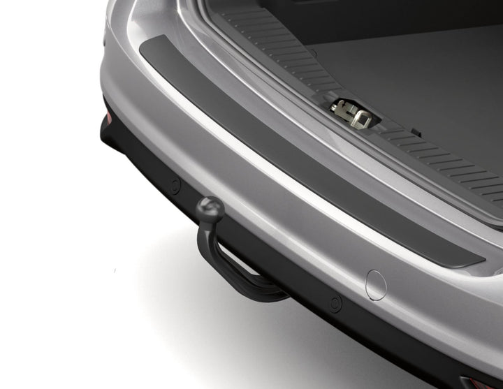 C-MAX DETACHABLE TOW BAR 11/2015, VEHICLES WITH PETROL ENGINES WHICH ARE NOT EQUIPPED WITH CONNECTORS FOR THE TOW BAR ELECTRICAL KIT. EXCEPT VEHICLES WITH 1.0 L ECOBOOST ENGINES.