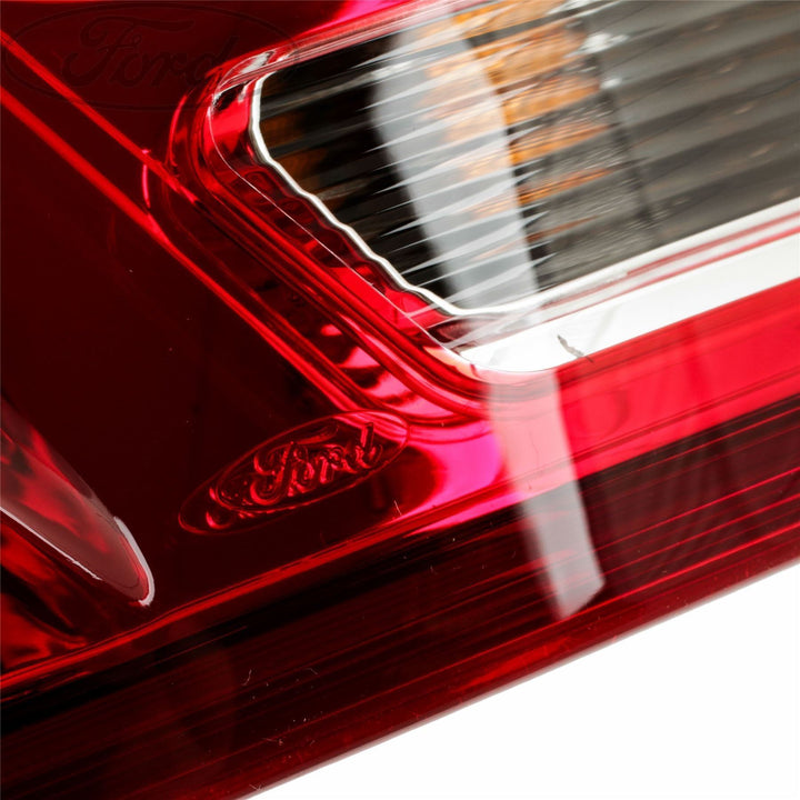 B-MAX REAR N/S OUTER TAIL LAMP LIGHT CLUSTER UNIT 2012-